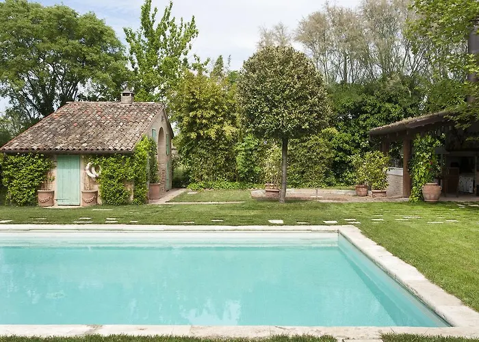 Bed & Breakfast Casa Delle Meridiane 3*